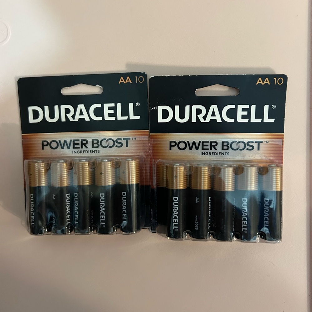 Duracell AA Power boost Batteries Pack. 2 packs of 10 batteries.